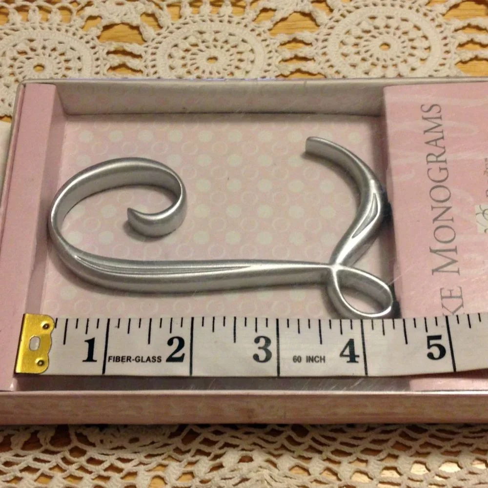 Cake Decoration - Lillian Rose cake monogram, letter L